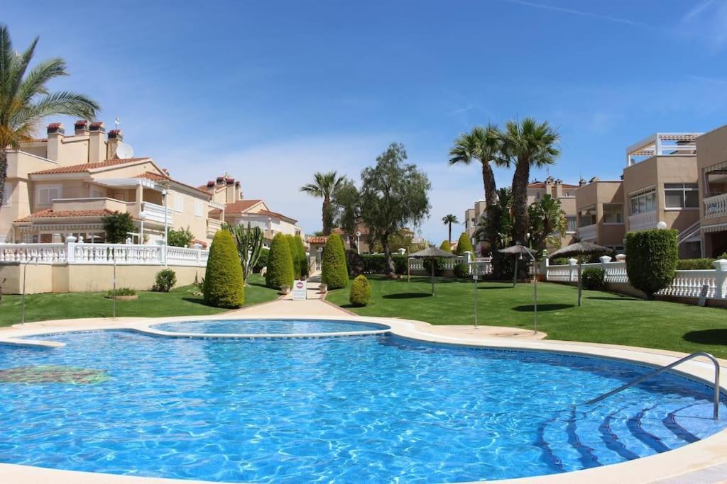 Apartament Z Duzym Tarasem Na Pieknym Osiedlu Orihuela Luaran gambar